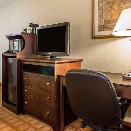 Quality Inn & Suites Marinette Ngoại thất bức ảnh