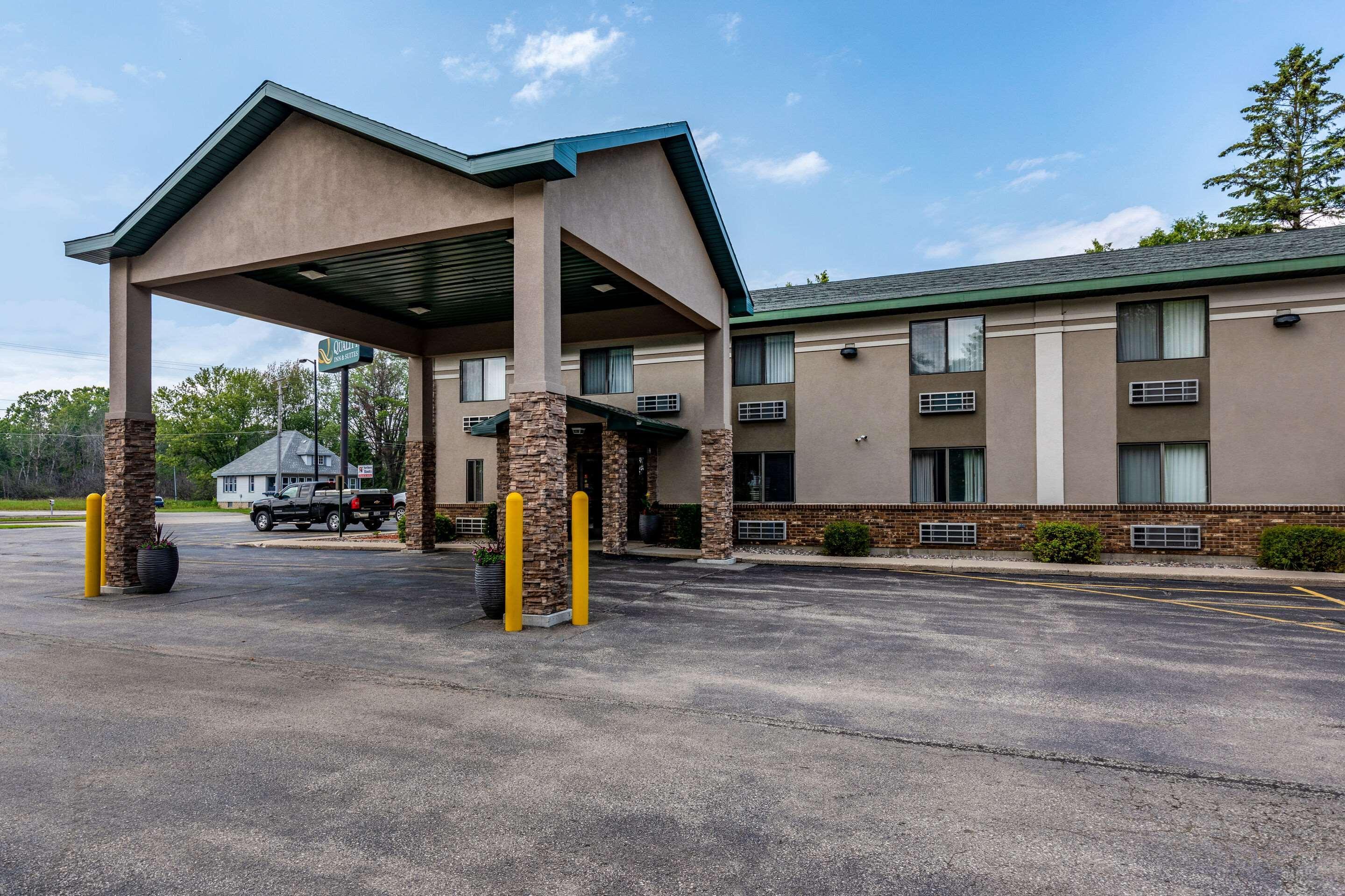 Quality Inn & Suites Marinette Ngoại thất bức ảnh