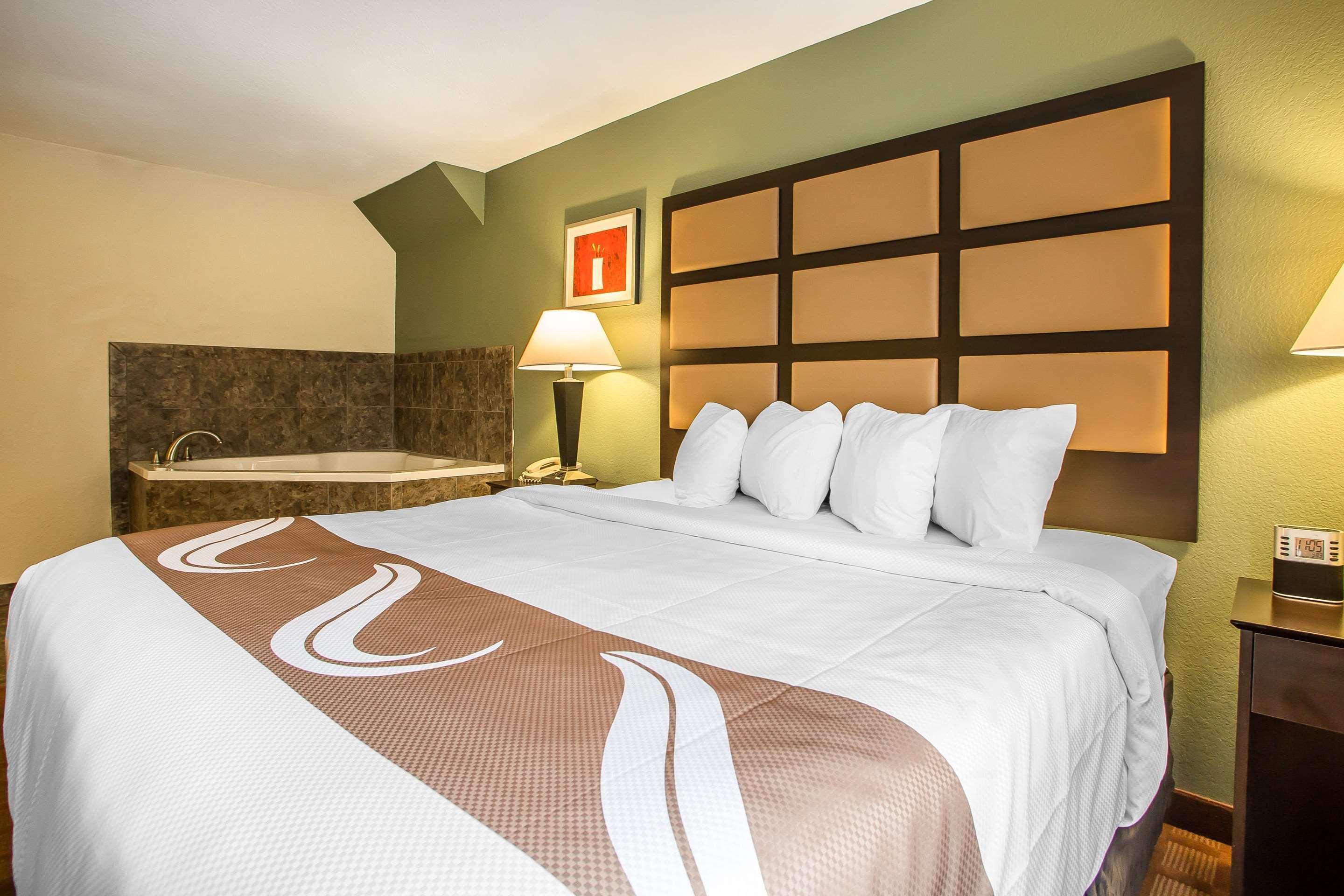Quality Inn & Suites Marinette Ngoại thất bức ảnh
