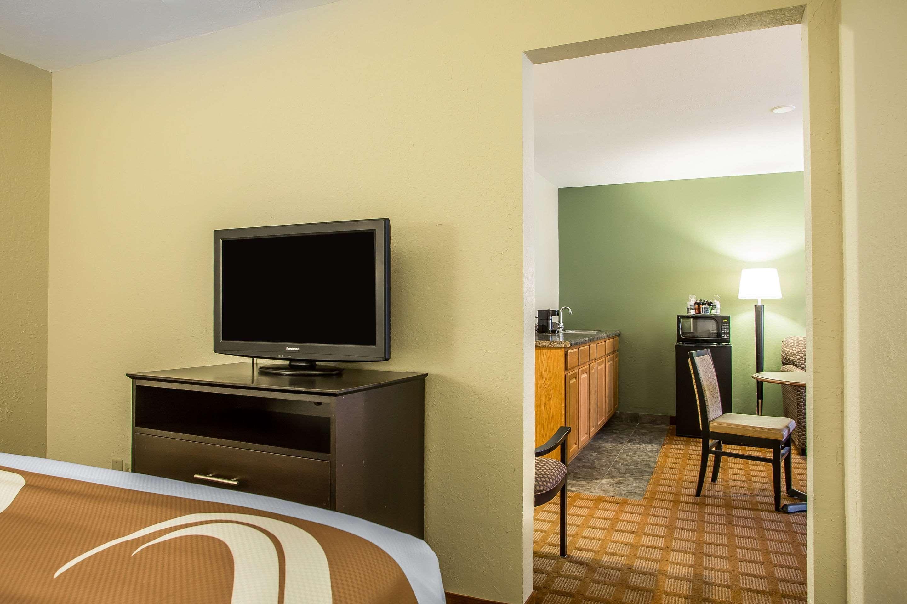 Quality Inn & Suites Marinette Ngoại thất bức ảnh