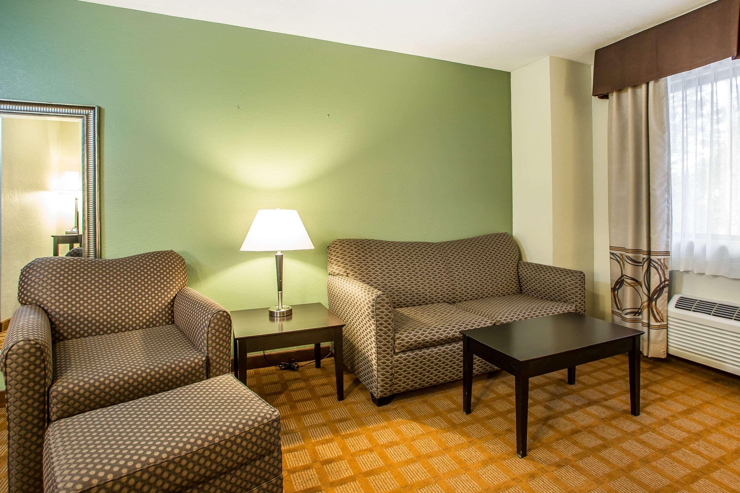 Quality Inn & Suites Marinette Ngoại thất bức ảnh