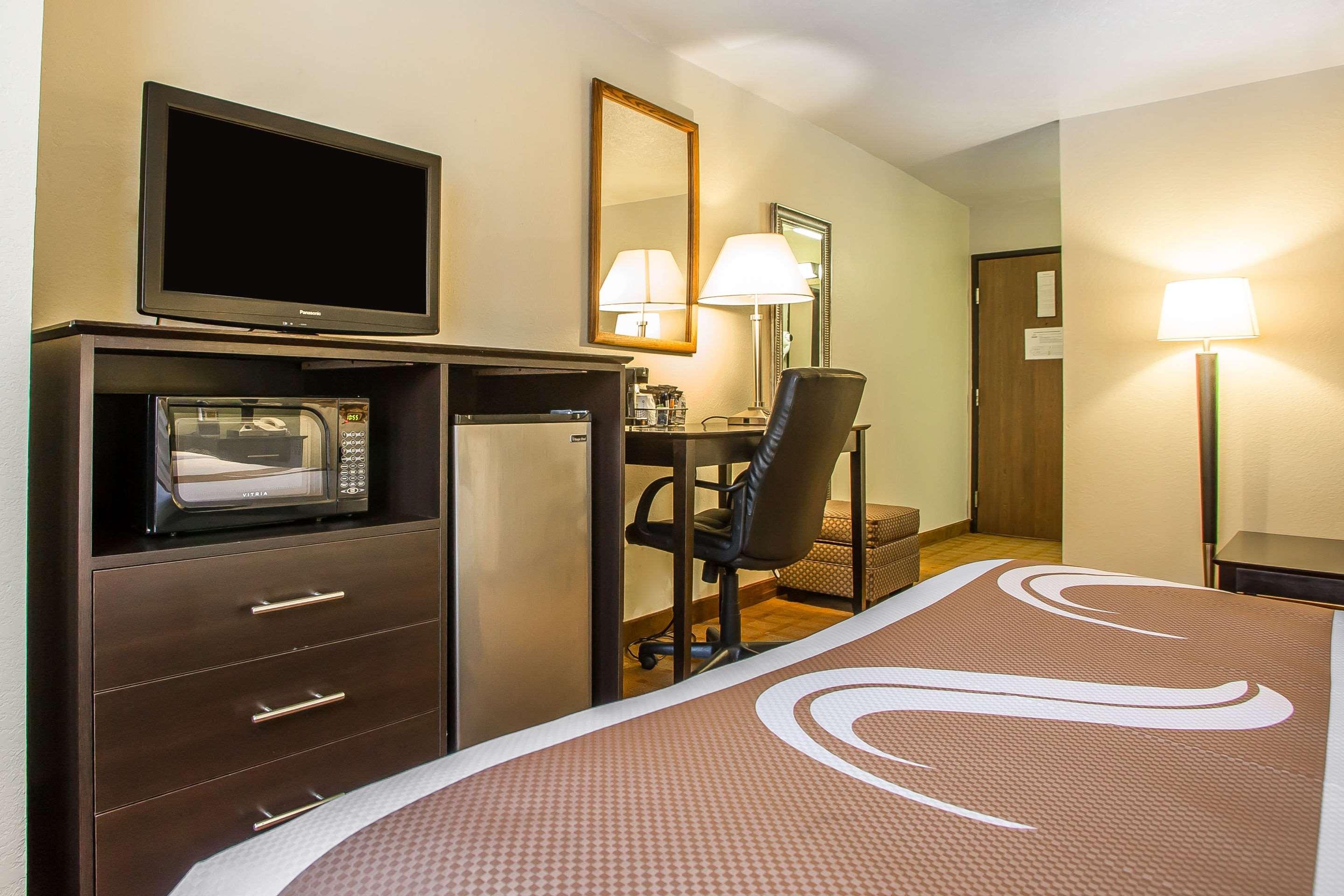 Quality Inn & Suites Marinette Ngoại thất bức ảnh
