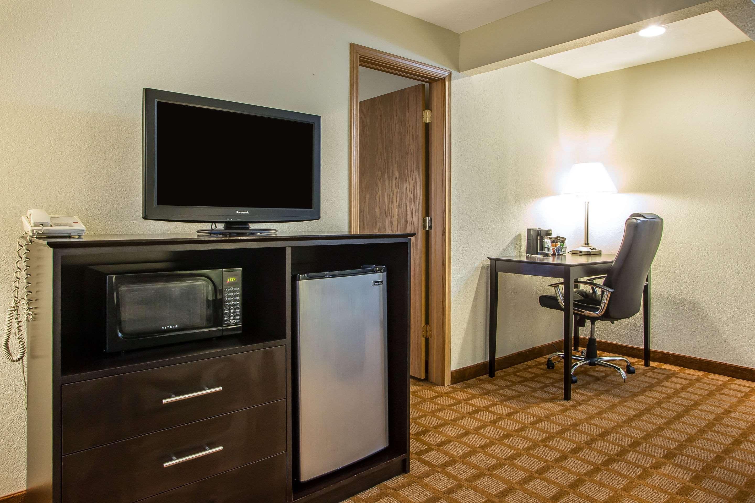 Quality Inn & Suites Marinette Ngoại thất bức ảnh