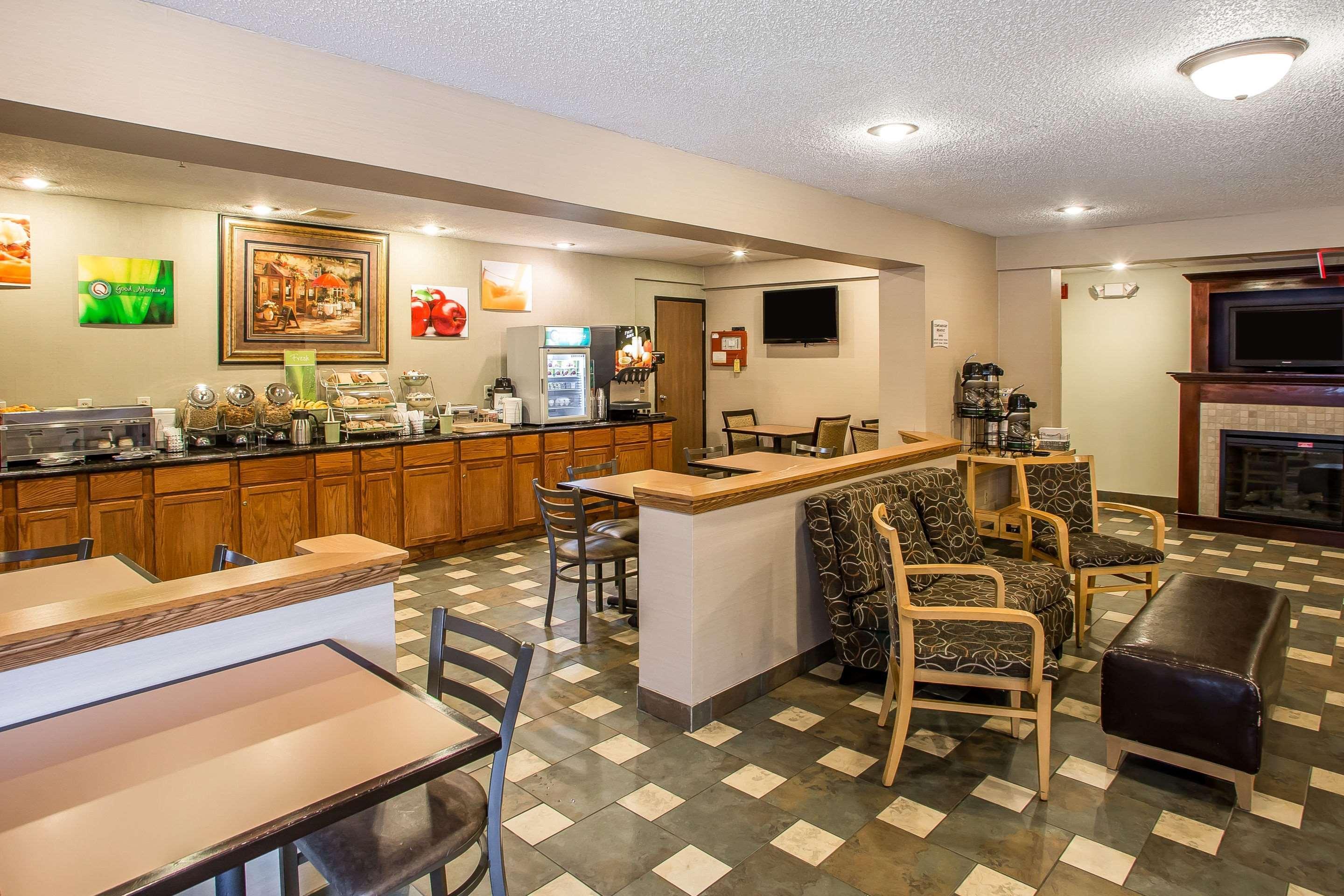 Quality Inn & Suites Marinette Ngoại thất bức ảnh