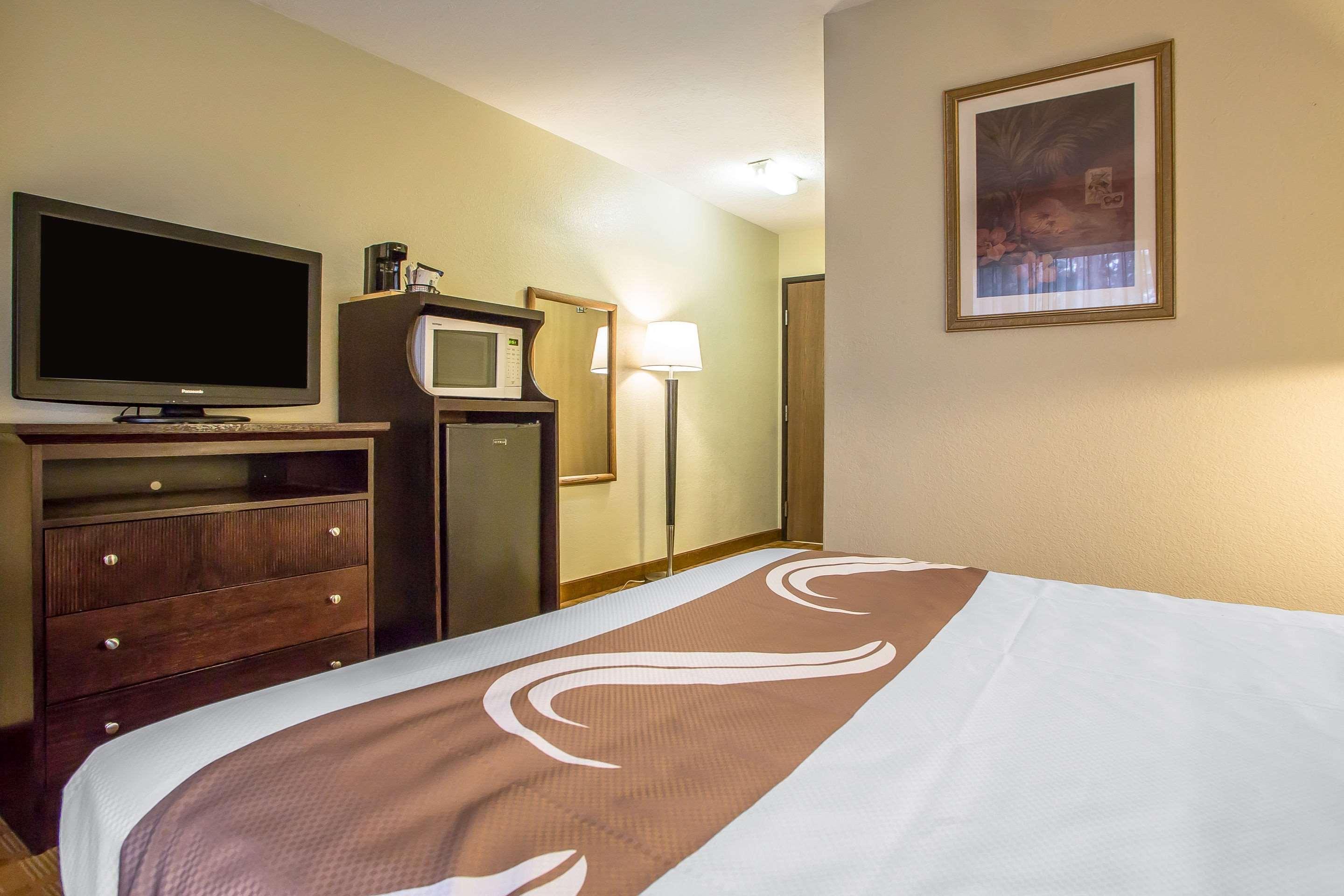 Quality Inn & Suites Marinette Ngoại thất bức ảnh
