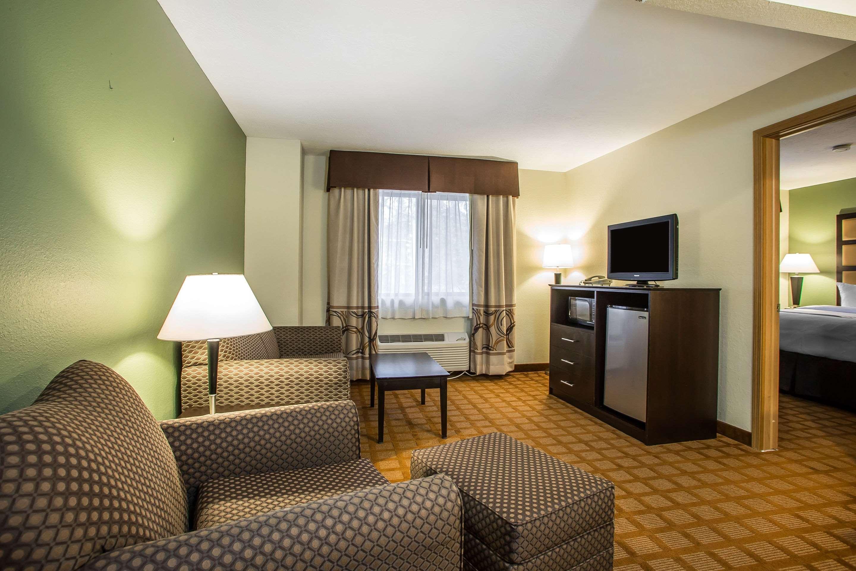 Quality Inn & Suites Marinette Ngoại thất bức ảnh