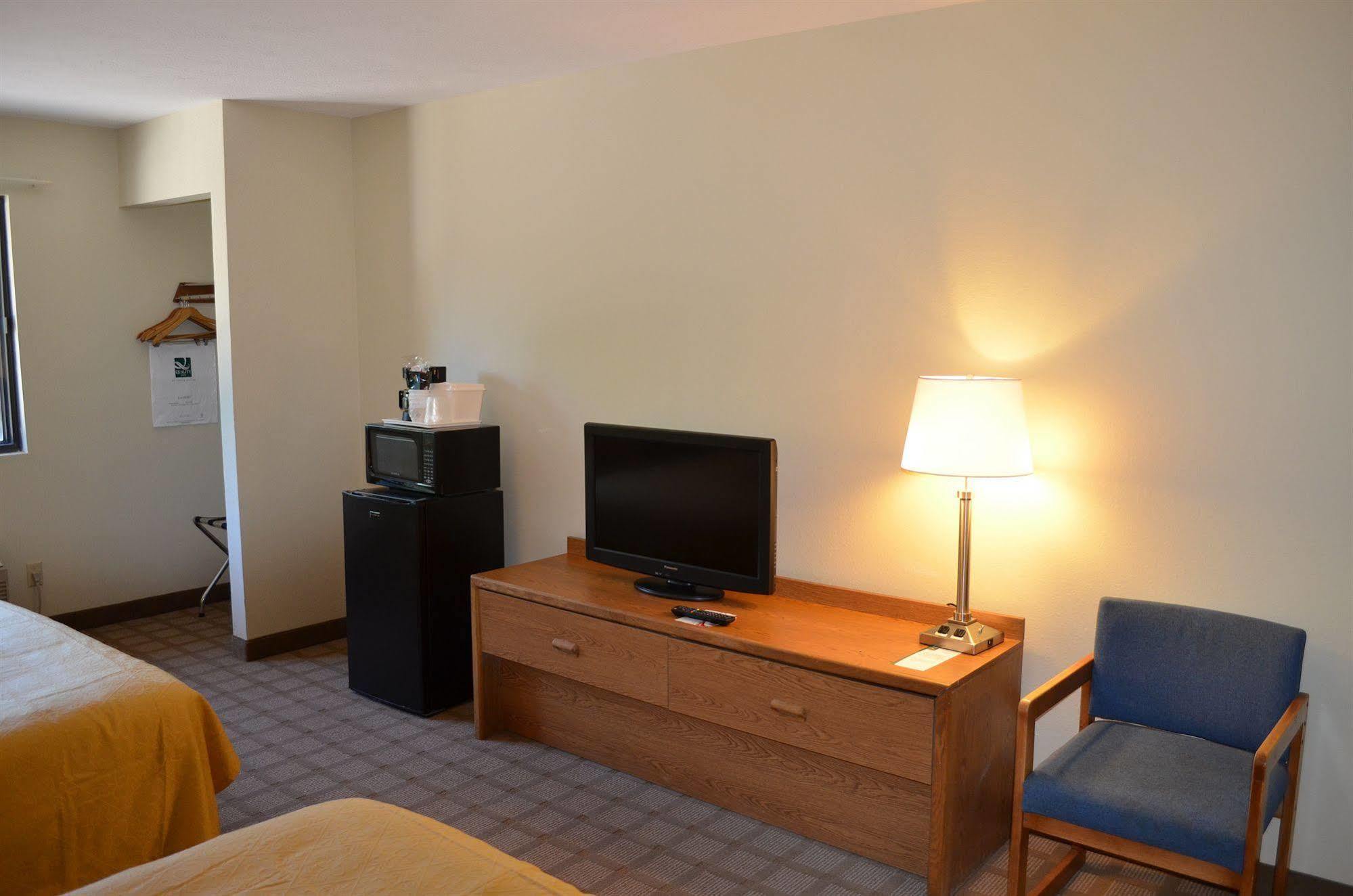 Quality Inn & Suites Marinette Phòng bức ảnh